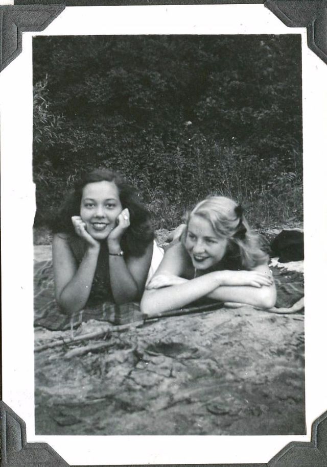 The Girls of Summer in the 1940s (31).jpg